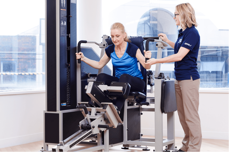 Strength training on a Kieser resistance machine with an exercise physiologist
